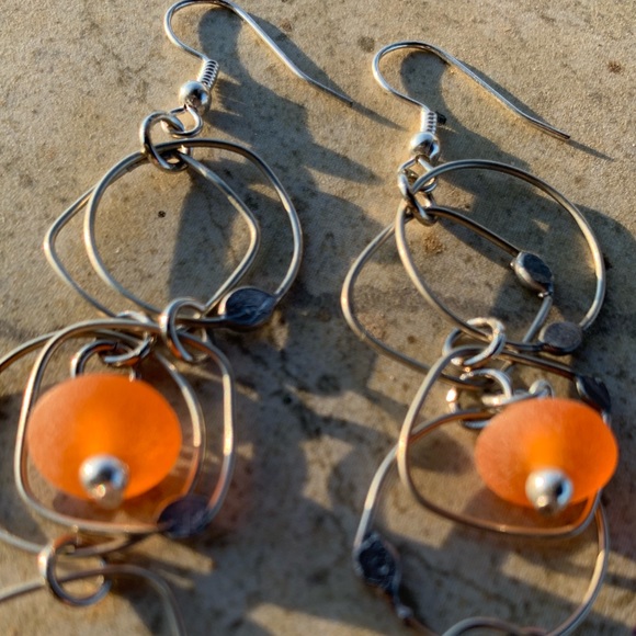 💄Handmade Artisan Silver and Resin Earrings NWOT - Picture 4 of 4